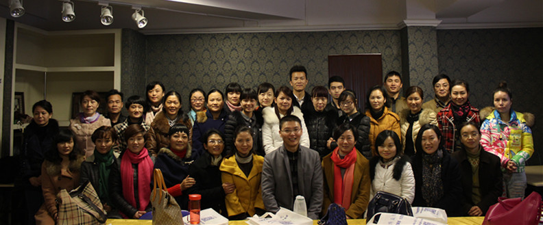 世健联湖北分院12期健康管理师学员的合照